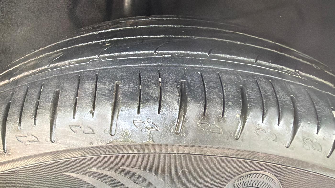 2023 Mahindra XUV700 AX 5 D AT 7 STR, Diesel, Automatic, 34,308 km, Right Rear Tyre Tread