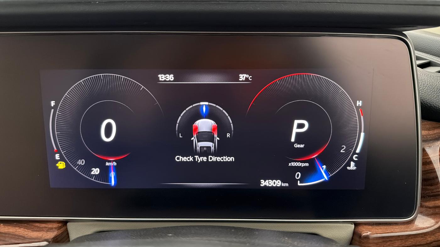 2023 Mahindra XUV700 AX 5 D AT 7 STR, Diesel, Automatic, 34,308 km, Odometer Image