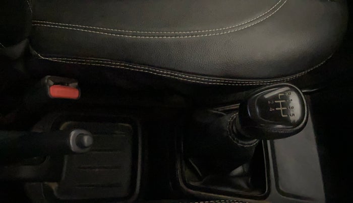 2021 Datsun Go A, Petrol, Manual, 33,043 km, Gear Lever