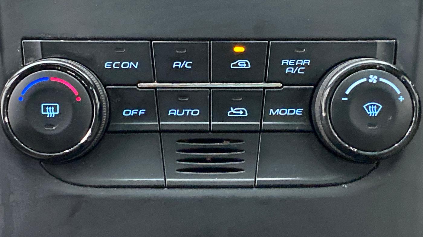 2017 Mahindra XUV500 W10 AT FWD, Diesel, Automatic, 61,290 km, Automatic Climate Control