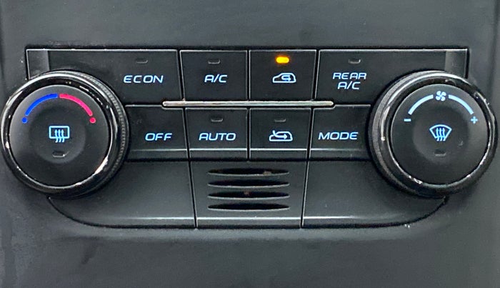 2017 Mahindra XUV500 W10 AT FWD, Diesel, Automatic, 61,290 km, Automatic Climate Control