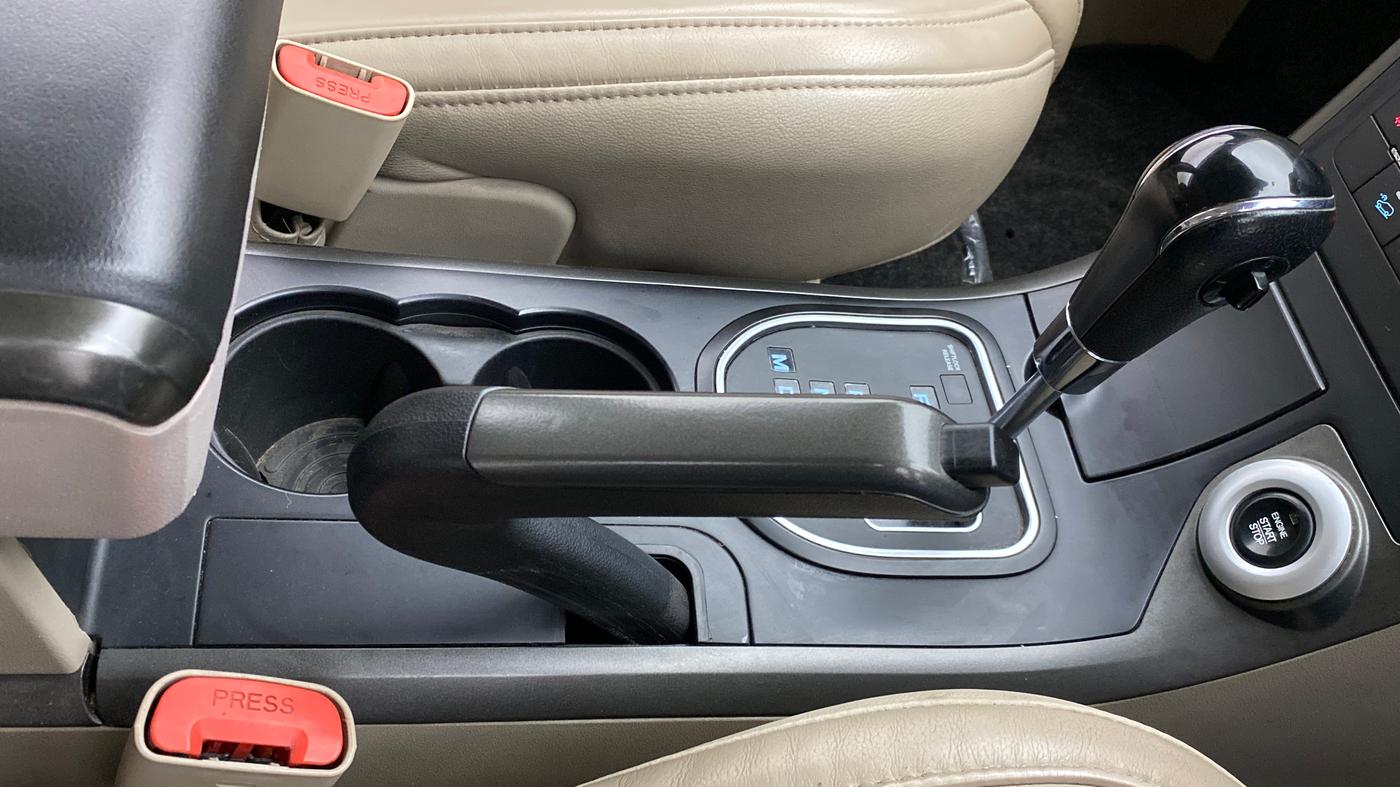 2017 Mahindra XUV500 W10 AT FWD, Diesel, Automatic, 61,290 km, Gear Lever
