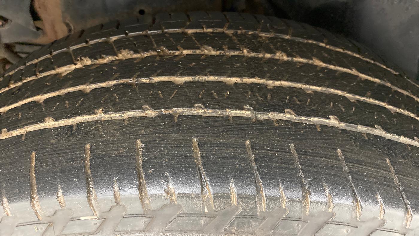 2017 Mahindra XUV500 W10 AT FWD, Diesel, Automatic, 61,290 km, Right Rear Tyre Tread