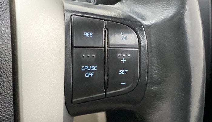 2017 Mahindra XUV500 W10 AT FWD, Diesel, Automatic, 61,290 km, Adaptive Cruise Control