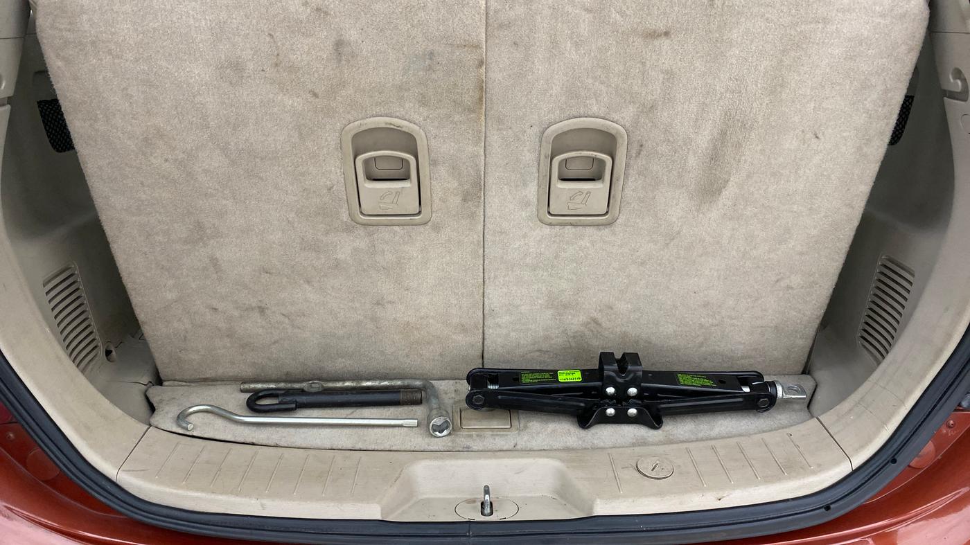 2017 Mahindra XUV500 W10 AT FWD, Diesel, Automatic, 61,290 km, Boot Inside