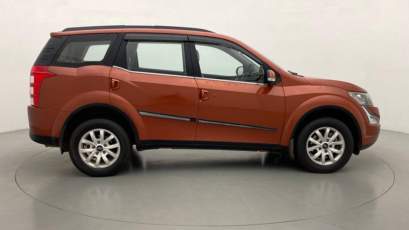2017 Mahindra XUV500 W10 AT FWD, Diesel, Automatic, 61,290 km, Right Side View