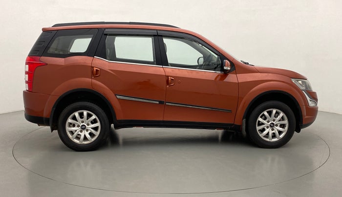 2017 Mahindra XUV500 W10 AT FWD, Diesel, Automatic, 61,290 km, Right Side View