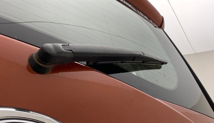 2017 Mahindra XUV500 W10 AT FWD, Diesel, Automatic, 61,290 km, Rear windshield - Wiper arm not available