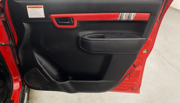 2022 Maruti S PRESSO VXI (O) CNG, CNG, Manual, 60,237 km, Driver Side Door Panels Control