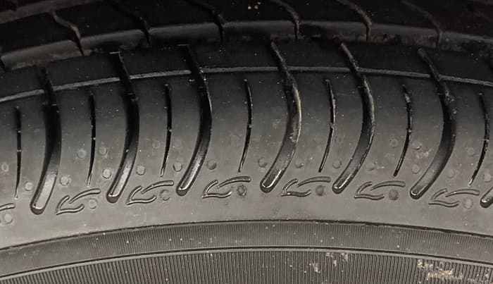 2022 Maruti S PRESSO VXI (O) CNG, CNG, Manual, 60,237 km, Right Front Tyre Tread