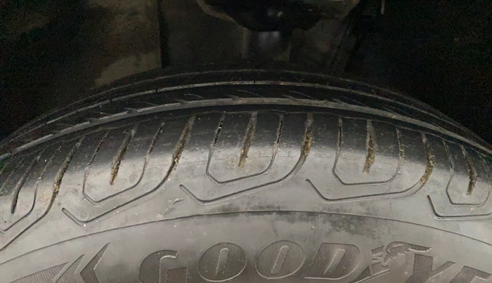 2022 Skoda KUSHAQ AMBITION 1.0L TSI AT, Petrol, Automatic, 29,310 km, Left Front Tyre Tread