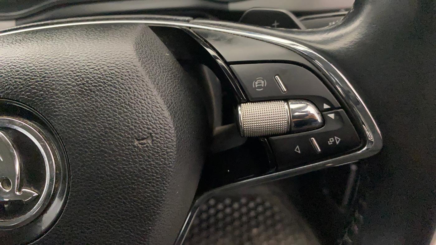 2022 Skoda KUSHAQ AMBITION 1.0L TSI AT, Petrol, Automatic, 29,310 km, Adaptive Cruise Control