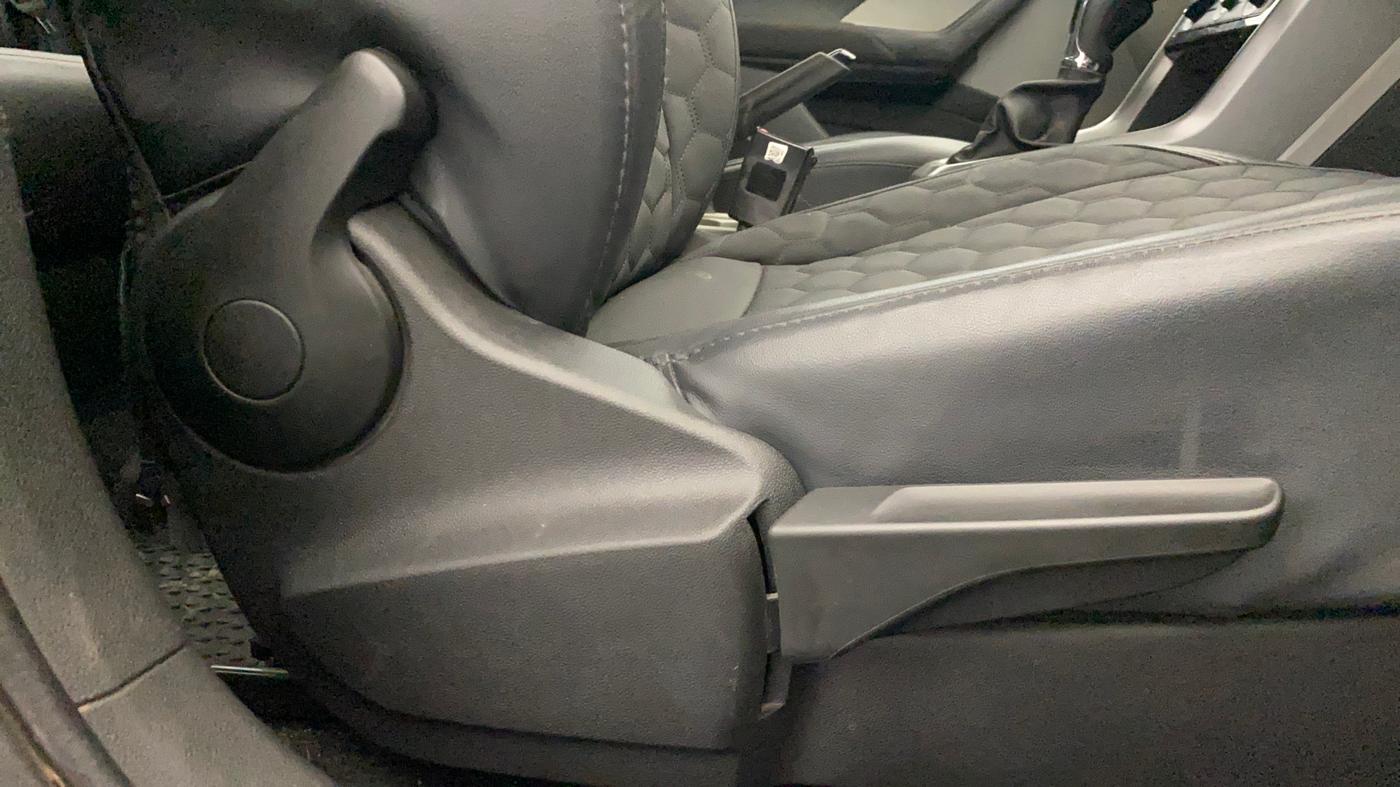 2022 Skoda KUSHAQ AMBITION 1.0L TSI AT, Petrol, Automatic, 29,310 km, Driver Side Adjustment Panel