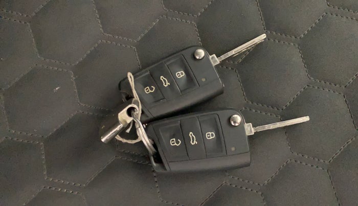 2022 Skoda KUSHAQ AMBITION 1.0L TSI AT, Petrol, Automatic, 29,310 km, Key Close Up