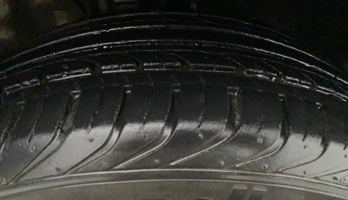 2013 Volkswagen Polo HIGHLINE1.2L PETROL, Petrol, Manual, 67,181 km, Right Front Tyre Tread