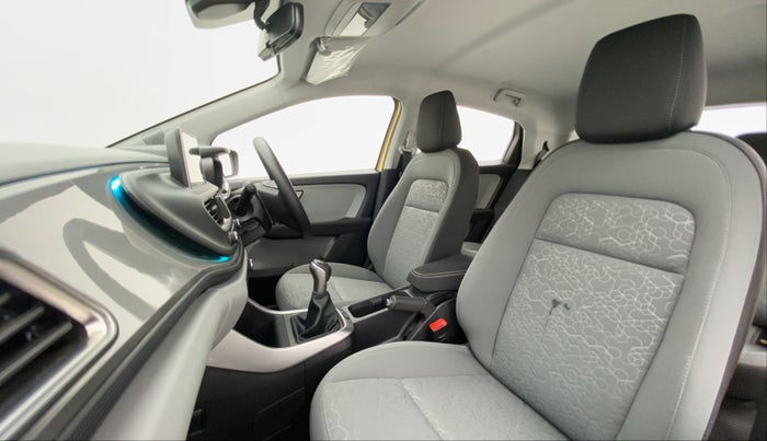 2020 Tata ALTROZ XZ 1.2, Petrol, Manual, 1,165 km, Right Side Front Door Cabin