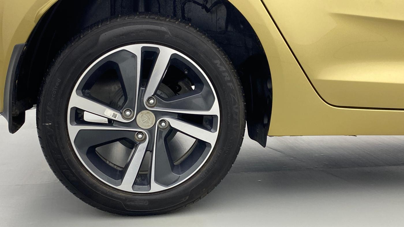 2020 Tata ALTROZ XZ 1.2, Petrol, Manual, 1,165 km, Right Rear Wheel