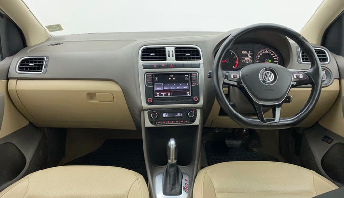 2017 Volkswagen Vento HIGHLINE PLUS 1.2 AT 16 ALLOY, Petrol, Automatic, 32,366 km, Dashboard