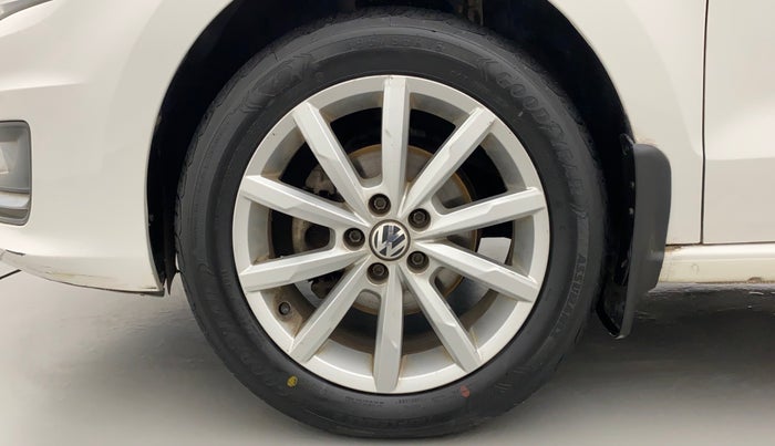 2017 Volkswagen Vento HIGHLINE PLUS 1.2 AT 16 ALLOY, Petrol, Automatic, 32,366 km, Left Front Wheel