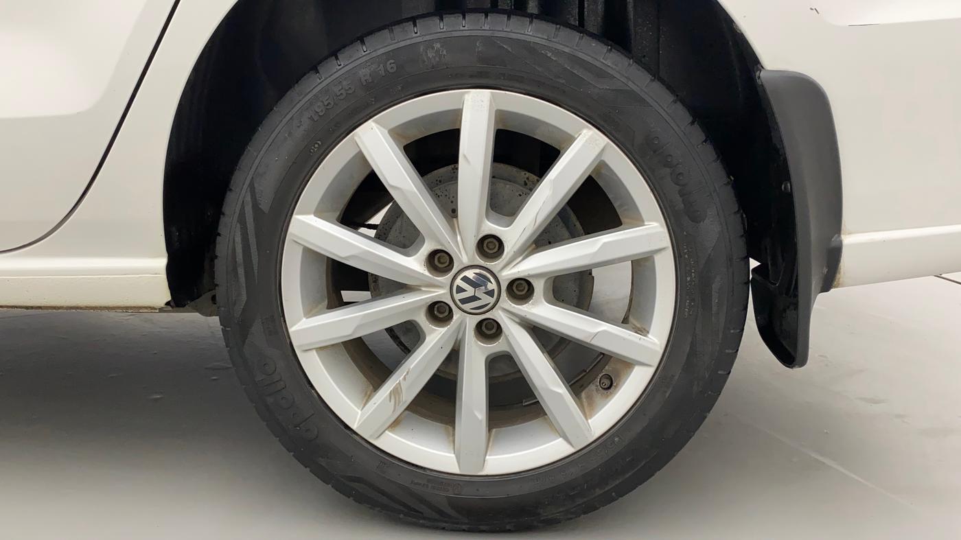 2017 Volkswagen Vento HIGHLINE PLUS 1.2 AT 16 ALLOY, Petrol, Automatic, 32,366 km, Left Rear Wheel