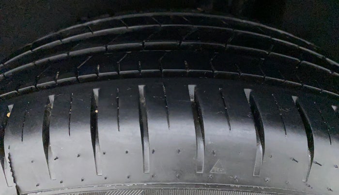 2021 Toyota Glanza G MT PETROL, Petrol, Manual, 6,142 km, Right Rear Tyre Tread
