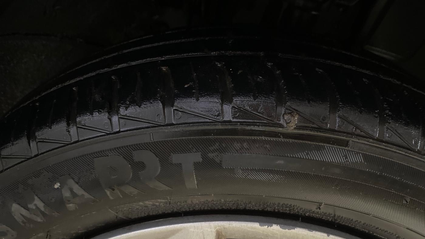 2020 Renault Kwid RXT 1.0 (O), Petrol, Manual, 1,02,211 km, Right Front Tyre Tread