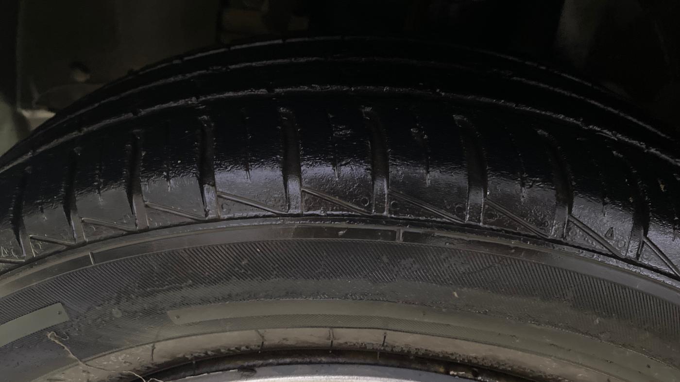 2020 Renault Kwid RXT 1.0 (O), Petrol, Manual, 1,02,211 km, Left Front Tyre Tread