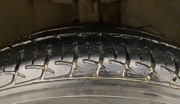 2018 Maruti Baleno DELTA PETROL 1.2, Petrol, Manual, 55,673 km, Right Front Tyre Tread