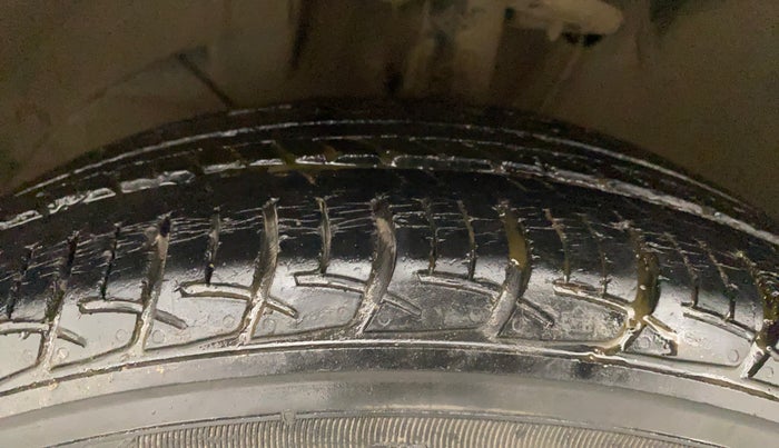 2018 Maruti Baleno DELTA PETROL 1.2, Petrol, Manual, 55,673 km, Left Front Tyre Tread