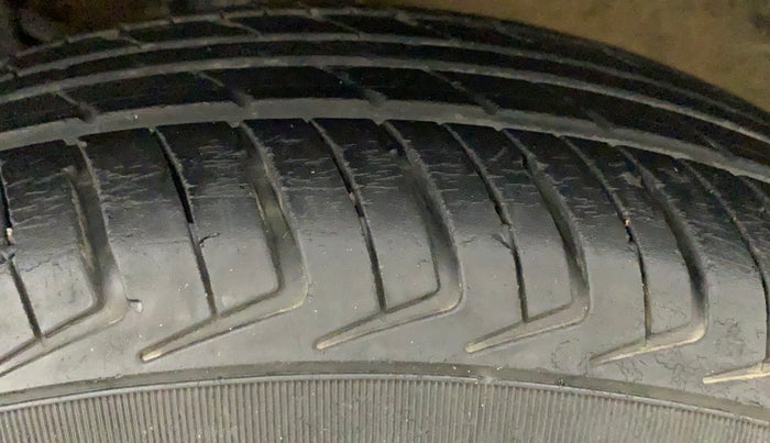 2020 Maruti New Wagon-R LXI 1.0, Petrol, Manual, 17,049 km, Left Front Tyre Tread