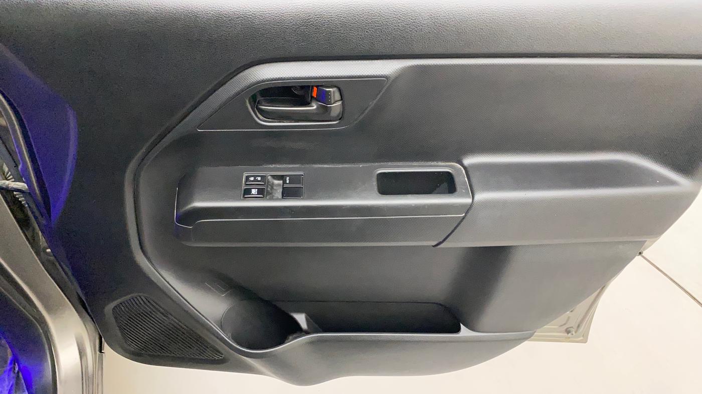 2020 Maruti New Wagon-R LXI 1.0, Petrol, Manual, 17,049 km, Driver Side Door Panels Control