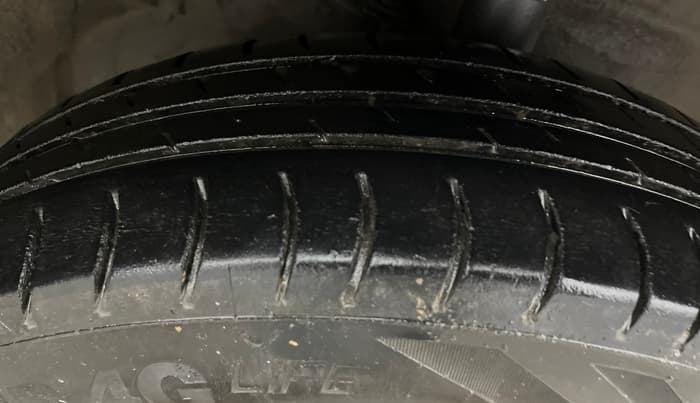 2017 Maruti Wagon R 1.0 LXI CNG, CNG, Manual, 68,626 km, Right Front Tyre Tread