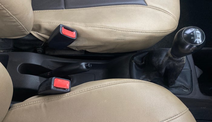 2015 Hyundai Eon ERA +, Petrol, Manual, 26,059 km, Gear Lever