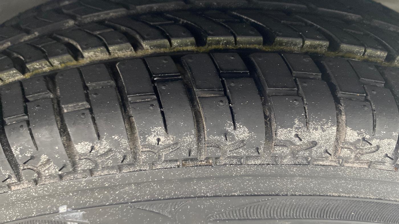 2015 Hyundai Eon ERA +, Petrol, Manual, 26,059 km, Right Front Tyre Tread