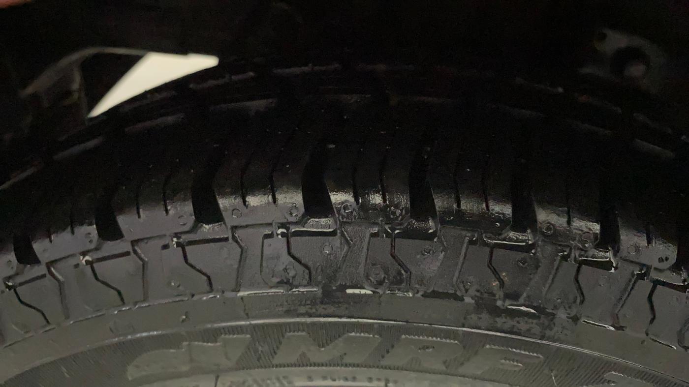 2018 Hyundai Eon ERA +, Petrol, Manual, 25,701 km, Right Rear Tyre Tread
