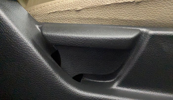 2018 Hyundai Eon ERA +, Petrol, Manual, 25,663 km, Driver Side Adjustment Panel