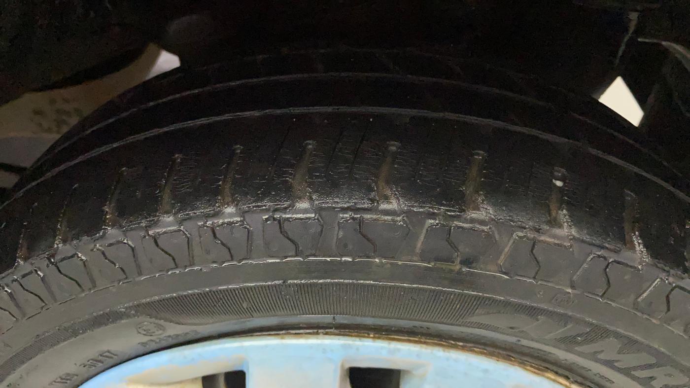 2018 Hyundai Eon ERA +, Petrol, Manual, 25,701 km, Left Rear Tyre Tread