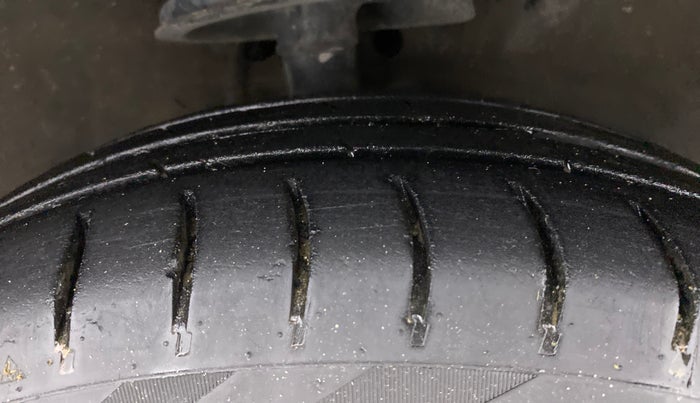 2011 Maruti Swift VDI, Diesel, Manual, 94,514 km, Right Front Tyre Tread