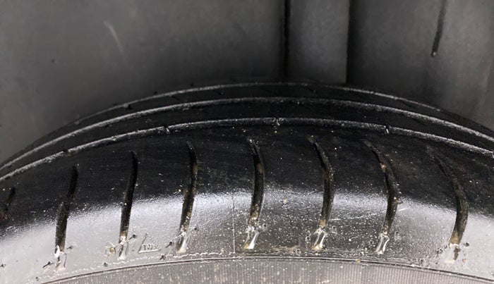 2011 Maruti Swift VDI, Diesel, Manual, 94,514 km, Left Rear Tyre Tread