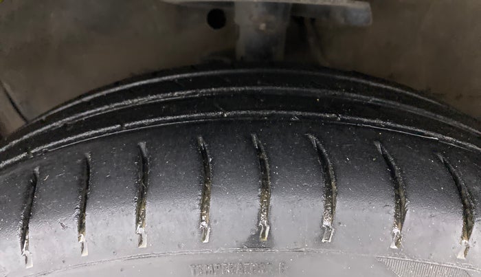2011 Maruti Swift VDI, Diesel, Manual, 94,514 km, Left Front Tyre Tread