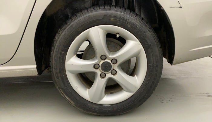 2014 Skoda Rapid ELEGANCE 1.6 MPI MT, Petrol, Manual, 50,390 km, Left Rear Wheel