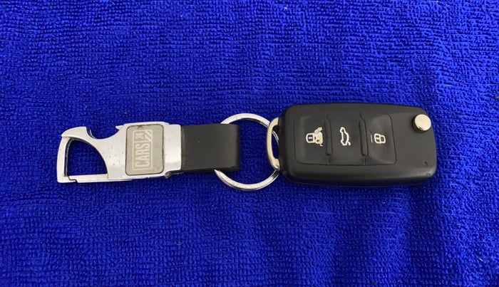 2014 Skoda Rapid ELEGANCE 1.6 MPI MT, Petrol, Manual, 50,390 km, Key Close Up