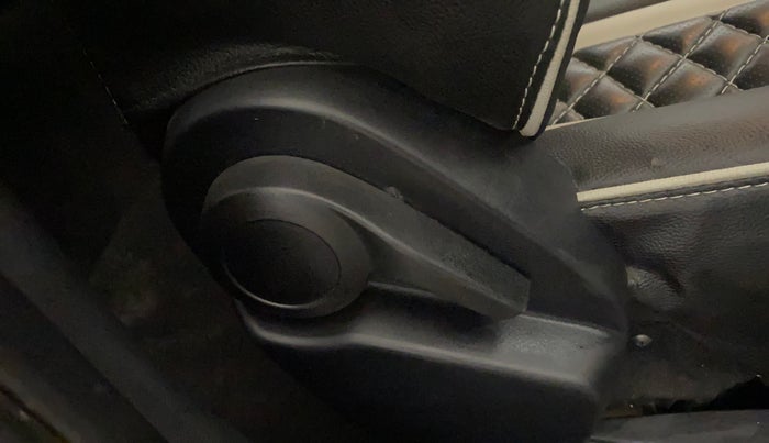 2021 Tata ALTROZ XE PETROL, Petrol, Manual, 25,547 km, Driver Side Adjustment Panel