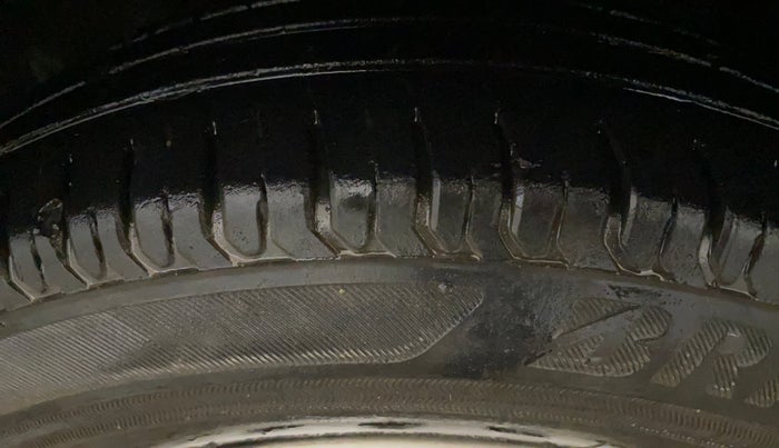 2021 Tata ALTROZ XE PETROL, Petrol, Manual, 25,547 km, Left Front Tyre Tread