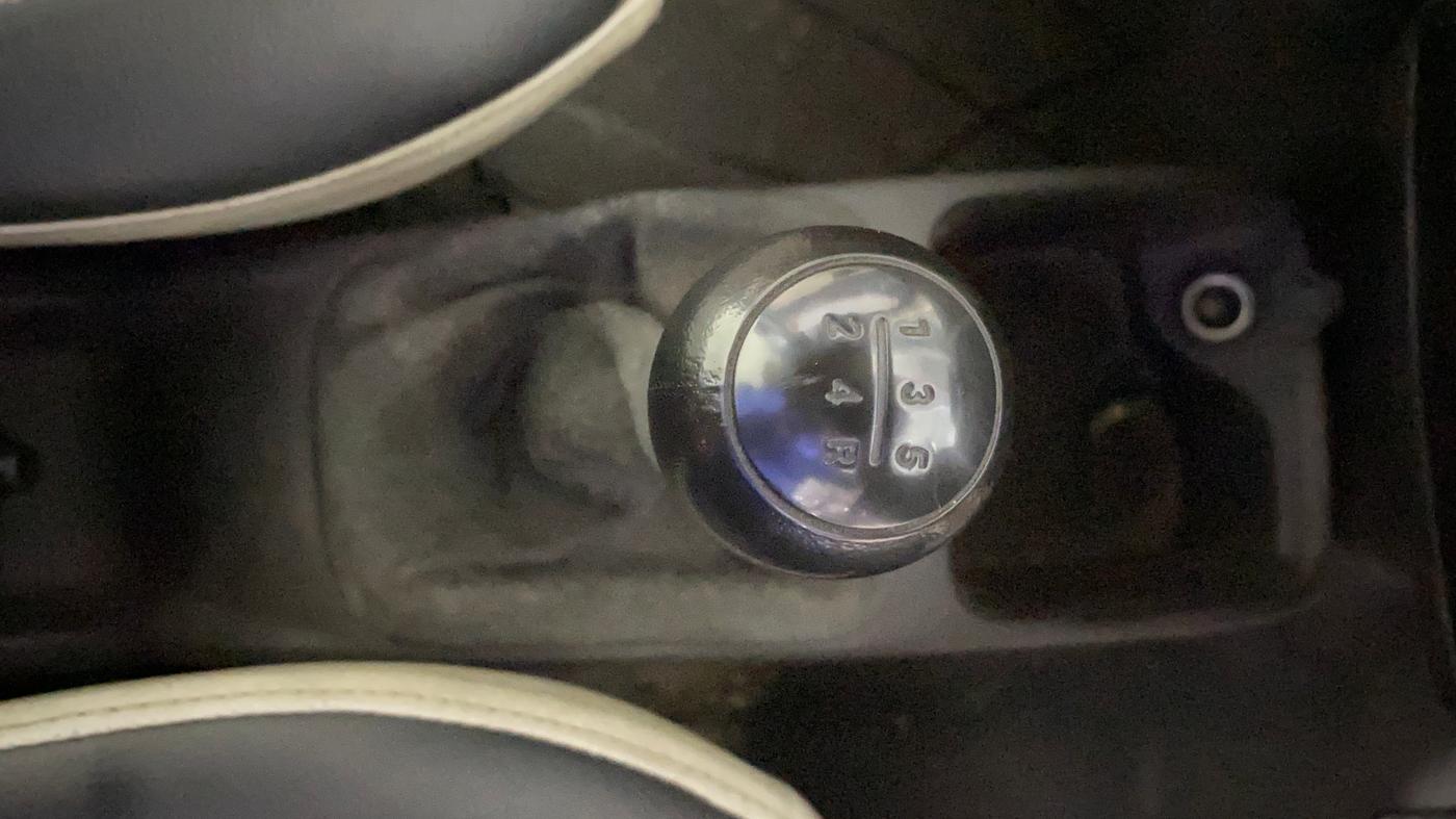 2014 Hyundai Eon ERA +, Petrol, Manual, 26,502 km, Gear Lever