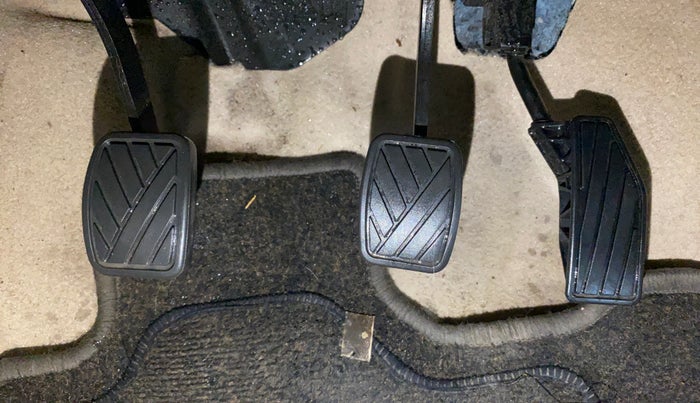 2022 Maruti Dzire VXI CNG, CNG, Manual, 7,706 km, Pedals