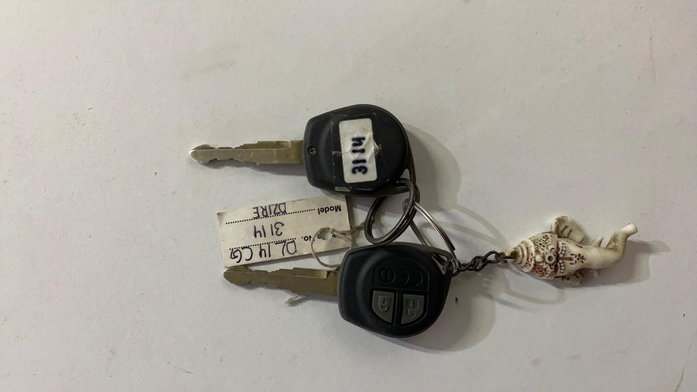 2022 Maruti Dzire VXI CNG, CNG, Manual, 7,757 km, Key Close Up