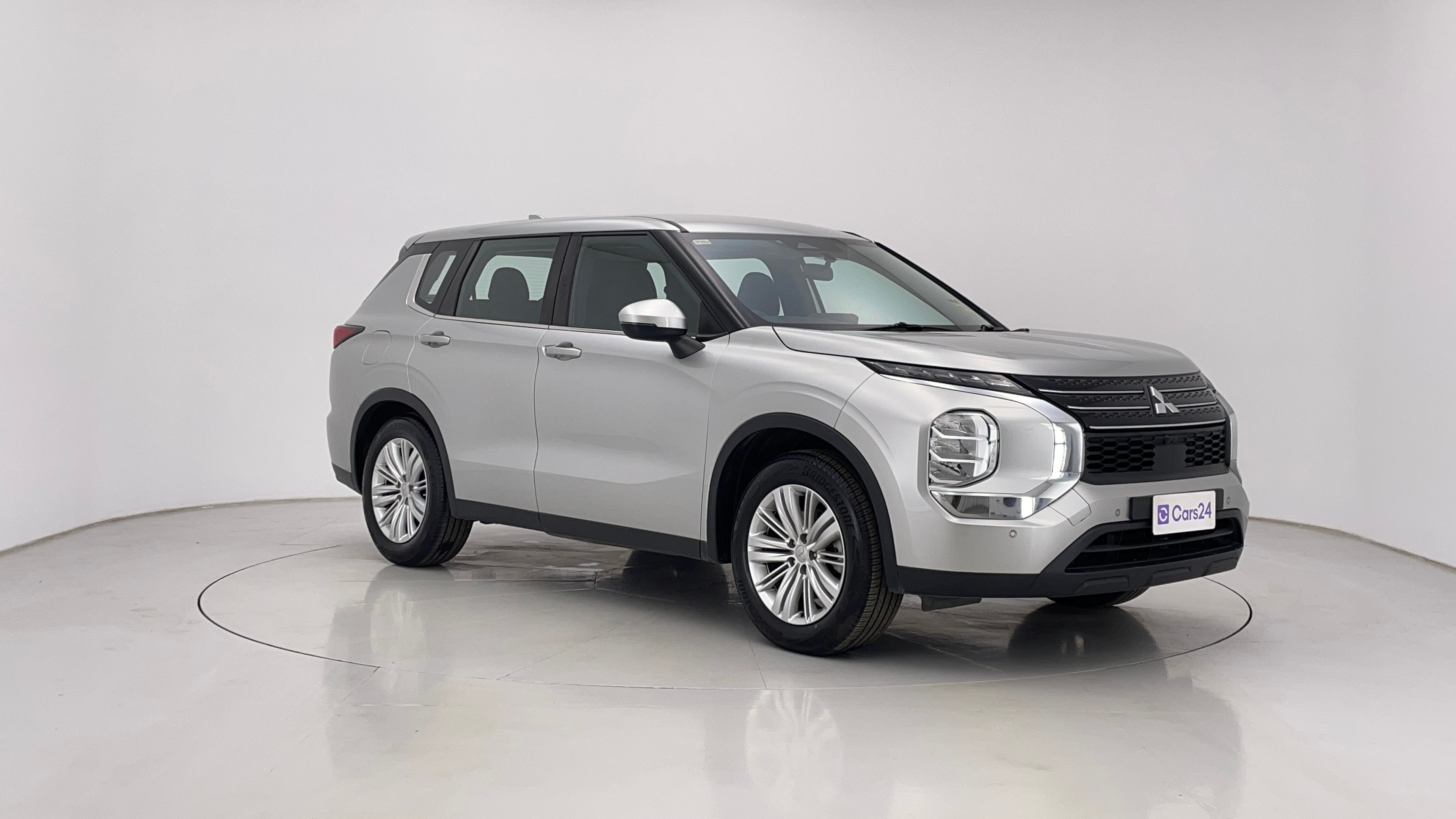 Mitsubishi Outlander image