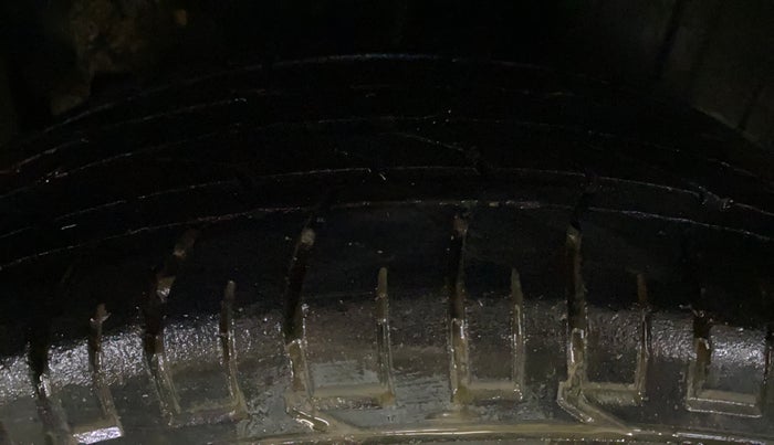 2022 Mahindra XUV300 W8 1.2 PETROL, Petrol, Manual, 36,559 km, Left Rear Tyre Tread