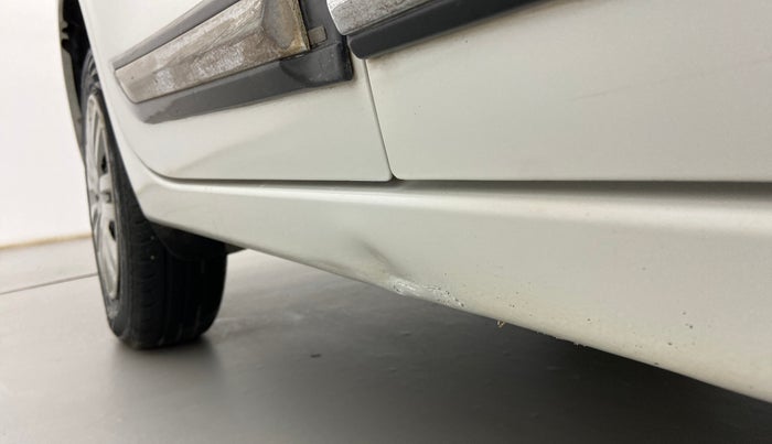 2021 Maruti Dzire VXI AMT, Petrol, Automatic, 38,883 km, Right running board - Slightly dented